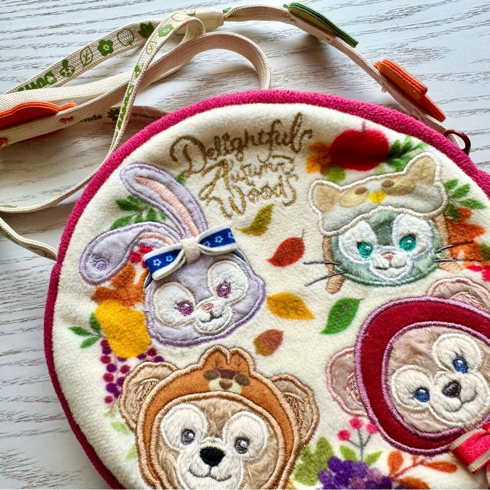 Tokyo Disneysea Duffy and Friends Delightful Autumn Woods shoulder pouch bag